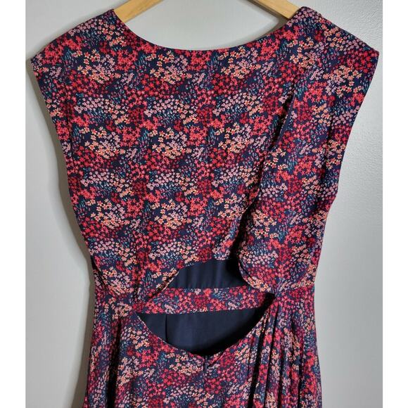 Forever 21 Dress Medium Berry Pink Dainty Floral Mini Cut Out Back Flowy Boho - Picture 2 of 5